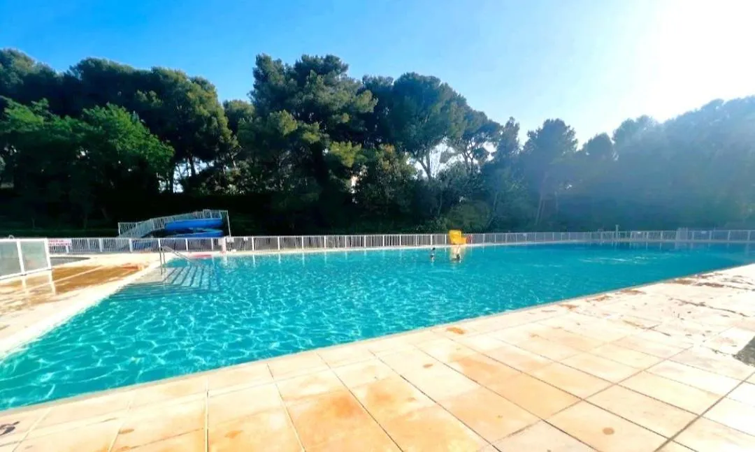 T3 Jardin Piscine Plage Clim Et Parking Six-Fours-les-Plages Apartamento